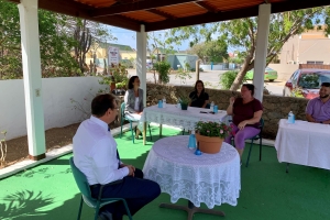 Gobernador ta bishita cas di cuido pa nos grandinan H.O.P.E.