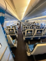 KLM a baha pasahero di avion pa Aruba cu no kier a bisti mondkapje
