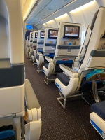 KLM a baha pasahero di avion pa Aruba cu no kier a bisti mondkapje