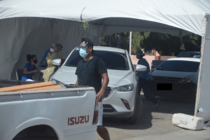 Rij largo di ciudadanonan cu ta test pa COVID-19 diaranson