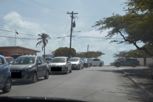 Rij largo di ciudadanonan cu ta test pa COVID-19 diaranson