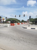 DOW y polis a cera cruzada di Palm Beach pa evita accidente  