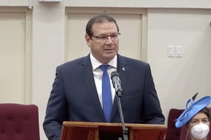 Gobernador: Uni forsa, pone diferencia un banda y pone nos mira riba recuperacion di nos isla