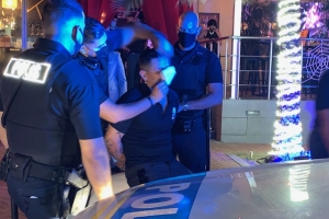 Polis a detene un persona cu a ‘disfraza’ na polis diasabra 