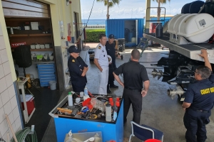 Director di Wardacosta ta hasi su prome bishita di trabou na Aruba