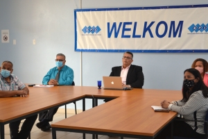Rey Willem Alexander a combersa cu sector di Economia y Enseñansa di Aruba 