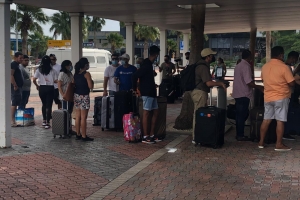 E di cuatro vuelo di regreso boluntario pa Venezuela a tuma luga awe