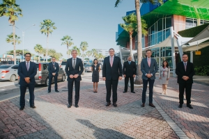 Gobernador a  bishita COVID19 Testcenter na aeropuerto