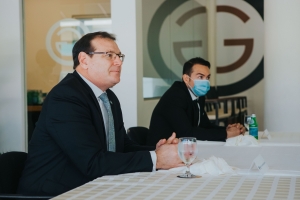Gobernador di Aruba a reuni cu Aruba Food & Beverage Association 