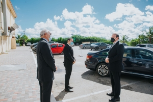 Gobernador di Aruba a reuni cu Aruba Food & Beverage Association 