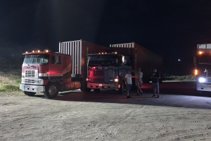 Containernan cu clapchi a keda distribui for di Wela