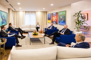 Gobernador di Aruba a reuni cu secretario di estado Knops riba e.o. COHO