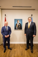 Gobernador di Aruba a reuni cu secretario di estado Knops riba e.o. COHO
