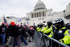 Manifestantenan Pro Trump a drenta Capitolio di Merca y crea chaos!