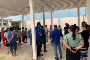 Trahadornan di hospital a pone trabou abou pa protesta