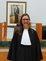 Petra Smit a huramenta como abogado y uni cu bufete DKLegal  