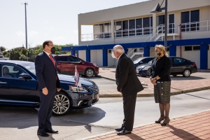 Gobernador di Aruba a bishita IMSAN e siman aki