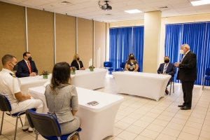 Gobernador di Aruba a bishita IMSAN e siman aki