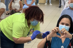 Aruba a cuminsa vacuna su ciudadanonan contra Covid19   