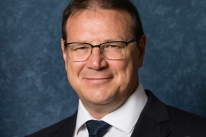 Gobernador di Aruba a test positivo pa Covid19 