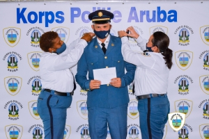 Varios agente policial a ricibi nan promocion den Cuerpo Policial Aruba