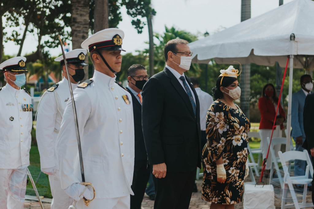NoticiaCla Gobernador di Aruba a asisti na ceremonia protocolario di