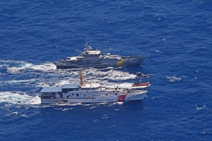 Cutter Panter na Puerto Rico pa trabounan huntu ku USCGC Donald Horsley 