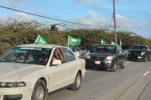 Partidonan politico a campaña activamente den weekend atrobe