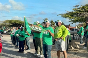 Partidonan politico a campaña activamente den weekend atrobe