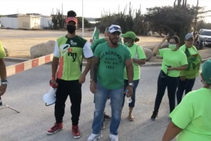 Sostenedornan di Benny Sevinger a acudi atrobe na warda di Santa Cruz 