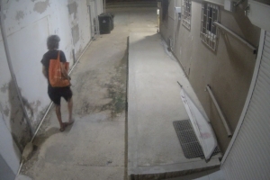 Ladron a horta pipanan di awa y gas di e lugar Welcome Snack diamars anochi