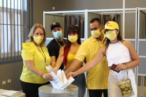 Lider di MEP Evelyn Wever a deposita su voto na Maria College