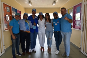 Lider di partido MAS Marisol Lopez Tromp tambe a vota awe 