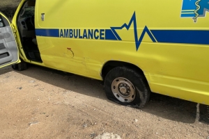 Ambulance cu sirena a dal den un auto cu no kier a hala pe