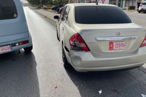 Ambulance cu sirena a dal den un auto cu no kier a hala pe