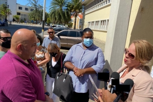 Premier Wever sorprendi cu problema na Colegio na porta di vacacion escolar