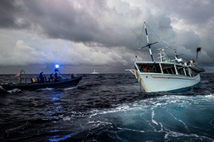 Zr.Ms. Holland a intercepta 325 kilo di droga den region Caribe