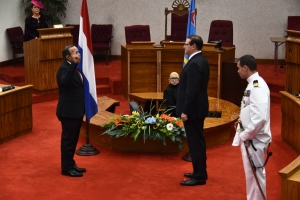 Gobernador a huramenta 20 parlamentario awe mainta 