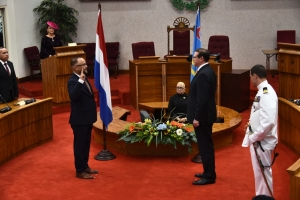 Gobernador a huramenta 20 parlamentario awe mainta 