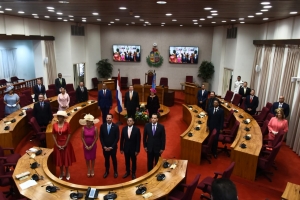 Gobernador a huramenta 20 parlamentario awe mainta 