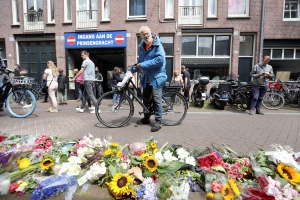 Prensa internacional conmovi cu morto di Peter R. de Vries 