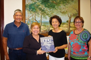 Biblioteca a ricibi buki ‘Ling Legacy’ for di famia Ling pa uso publico