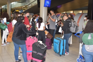 Di dos grupo di studiantenan a yega bon Hulanda