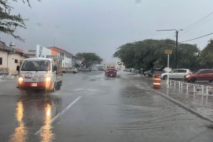Aruba a sinti efecto di Ola Tropical awe mainta cu yobida fuerte