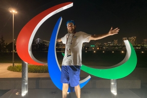 Atleta di Aruba Elliott Loonstra preparando na Toyko pa su competencia na Weganan Paralimpico 