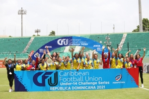 Ekipo di damas U14 ta titula Campeon CFU Challenge Series, y e mucha hombernan subcampeon den nan division