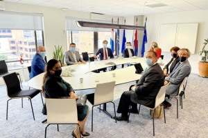 Delegacion di HOH a bishita hospitalnan na Colombia