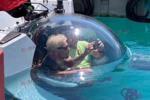 Magnate Richard Branson tabata na Corsou di bishita na ‘Substation Curaçao’