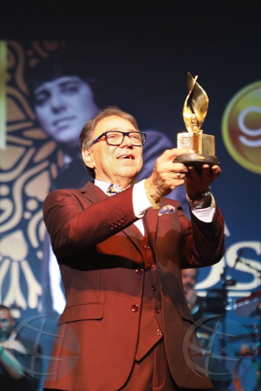 Jossy Brokke Jr. a ricibi e prome ‘Premio Crioyo di Oro’