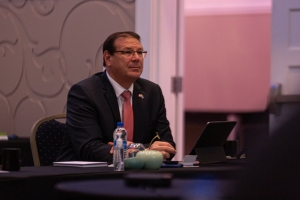 Gobernador Boekhoudt a asisti na reunion di directiva y symposium DCNA na Corsou 
